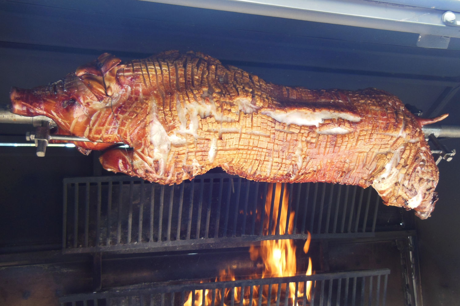 Spanferkel Catering - Spanferkel Menü Spanferkel Zünftig - Partyservice ...