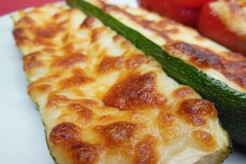 Gefüllte Zucchini