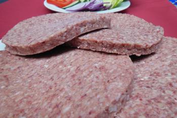 Rohe Burger Patties aus 100% Rindfleisch