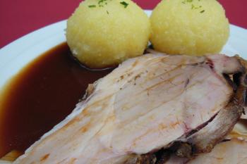 Spanferkel mit Kartoffelklöse