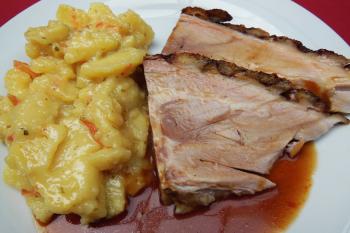 Spanferkel mit Kartoffelsalat