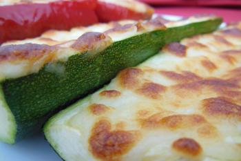 Gefüllte Zucchini